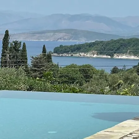 Villa Vraxleri House